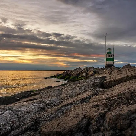 Ibiza In De Duinen Aan Zee 艾默伊登